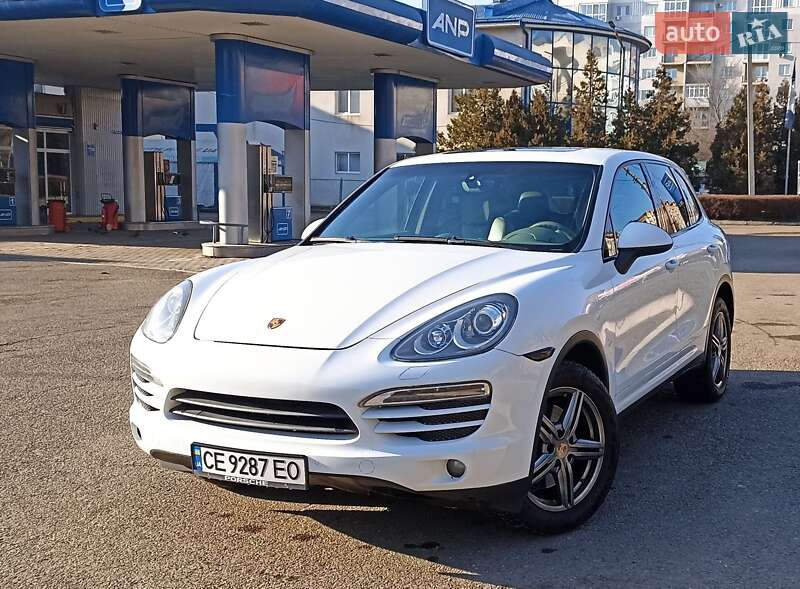 Внедорожник / Кроссовер Porsche Cayenne 2012 в Черновцах