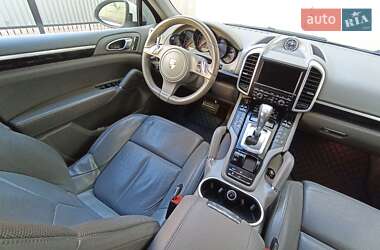Внедорожник / Кроссовер Porsche Cayenne 2012 в 