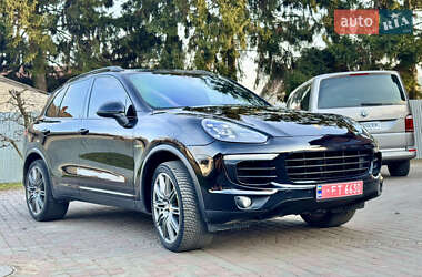 Позашляховик / Кросовер Porsche Cayenne 2015 в Володимирі