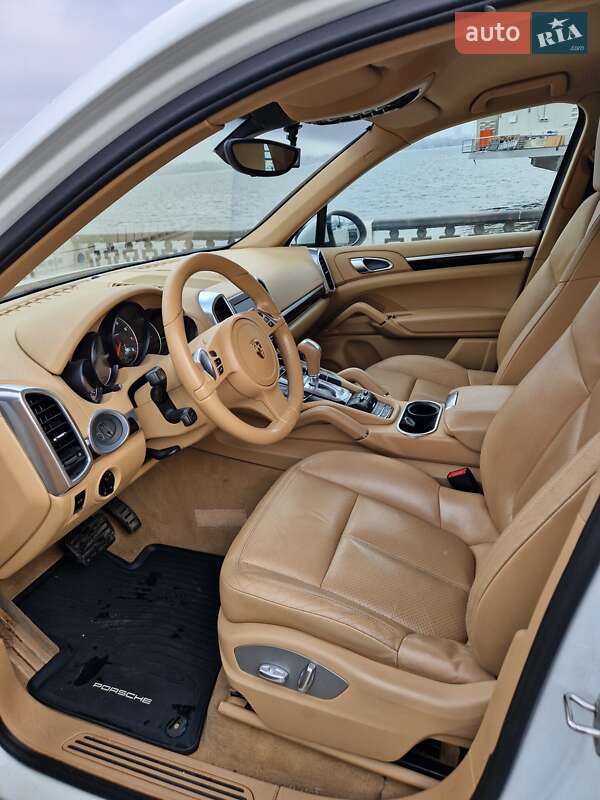Позашляховик / Кросовер Porsche Cayenne 2012 в Дніпрі