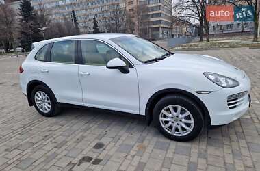 Позашляховик / Кросовер Porsche Cayenne 2012 в 