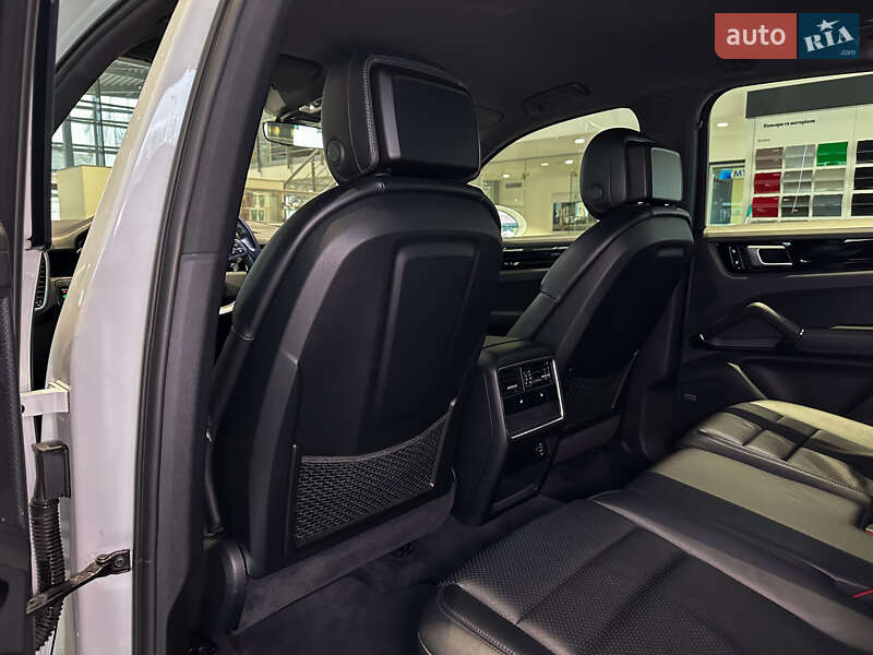 Внедорожник / Кроссовер Porsche Cayenne 2018 в Одессе