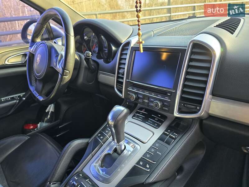 Внедорожник / Кроссовер Porsche Cayenne 2010 в Днепре