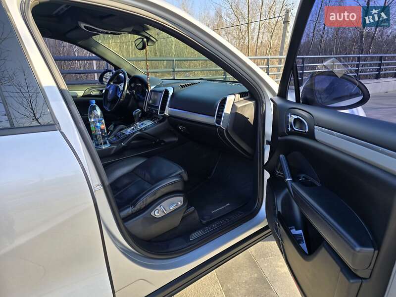 Внедорожник / Кроссовер Porsche Cayenne 2010 в Днепре