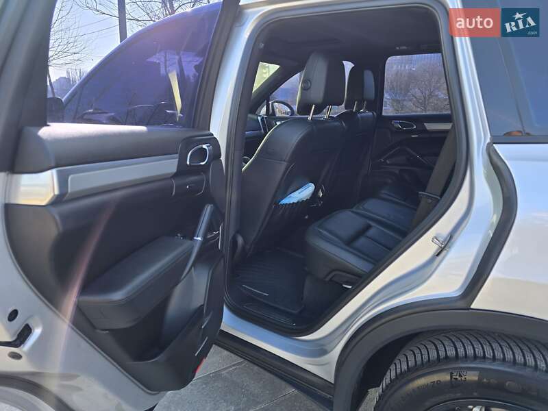 Внедорожник / Кроссовер Porsche Cayenne 2010 в Днепре