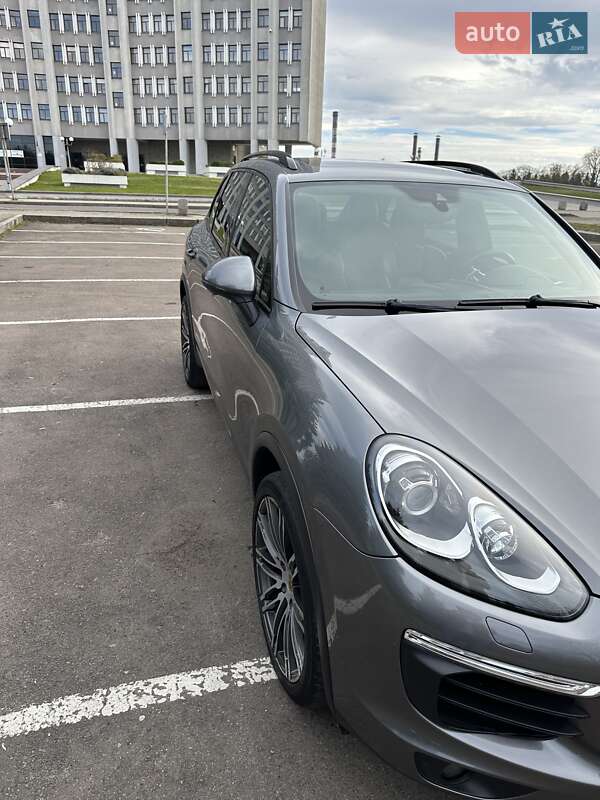 Внедорожник / Кроссовер Porsche Cayenne 2017 в Львове
