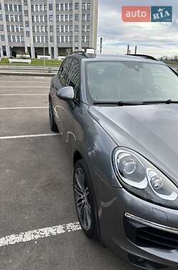 Внедорожник / Кроссовер Porsche Cayenne 2017 в 