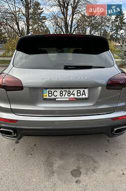 Внедорожник / Кроссовер Porsche Cayenne 2017 в 