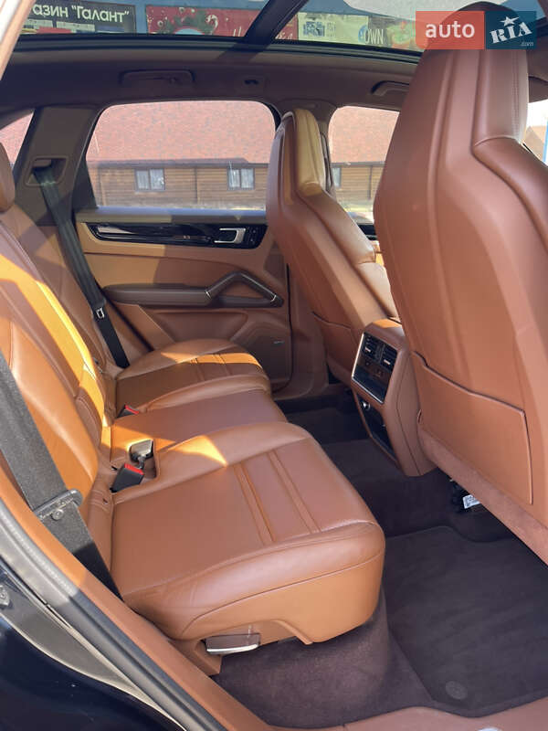 Позашляховик / Кросовер Porsche Cayenne 2020 в Києві