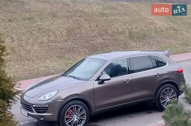 Внедорожник / Кроссовер Porsche Cayenne 2011 в Киеве