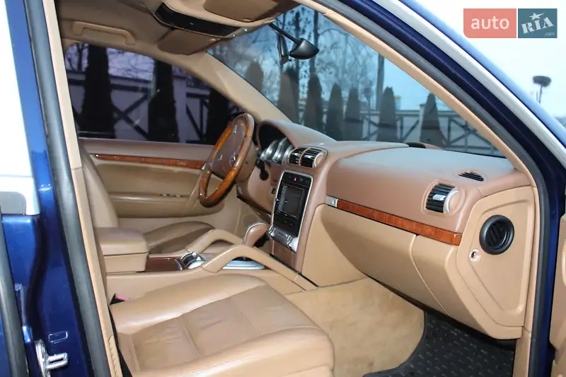 Внедорожник / Кроссовер Porsche Cayenne 2005 в 