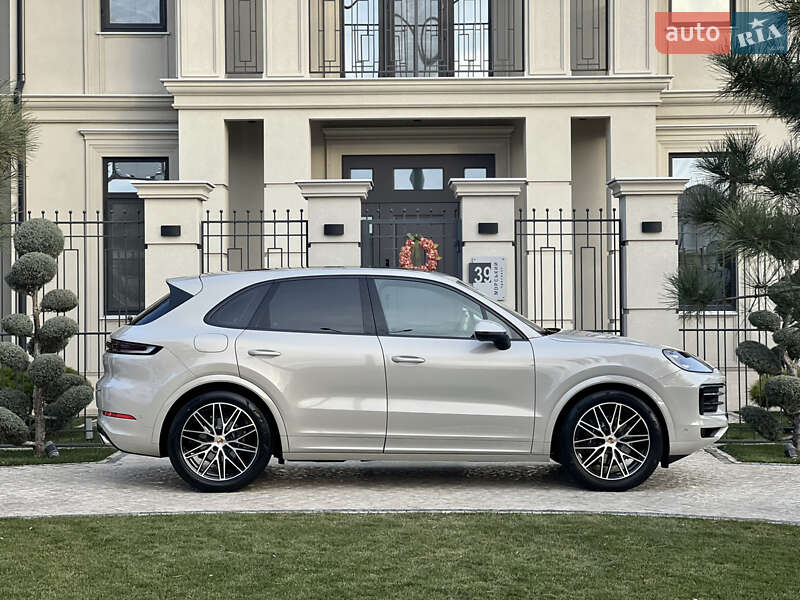 Внедорожник / Кроссовер Porsche Cayenne 2024 в Одессе