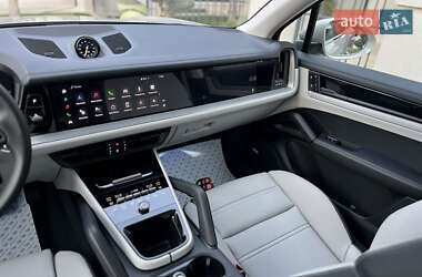 Внедорожник / Кроссовер Porsche Cayenne 2024 в 