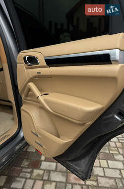 Внедорожник / Кроссовер Porsche Cayenne 2013 в 