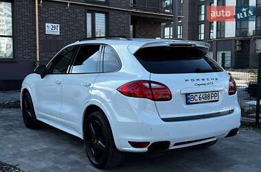 Внедорожник / Кроссовер Porsche Cayenne 2014 в 