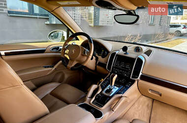 Внедорожник / Кроссовер Porsche Cayenne 2014 в 