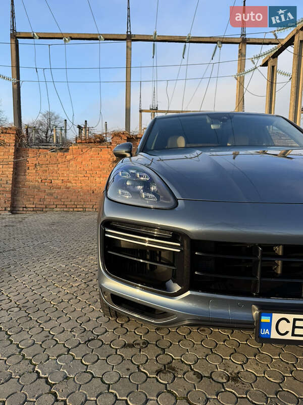 Позашляховик / Кросовер Porsche Cayenne 2018 в Чернівцях