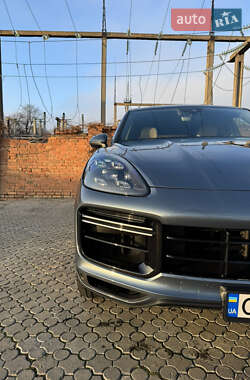 Внедорожник / Кроссовер Porsche Cayenne 2018 в 