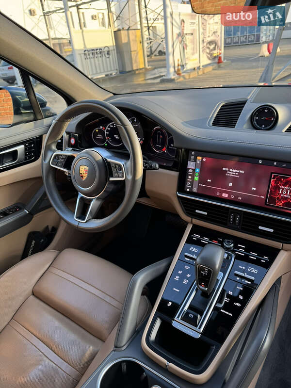 Позашляховик / Кросовер Porsche Cayenne 2018 в Чернівцях
