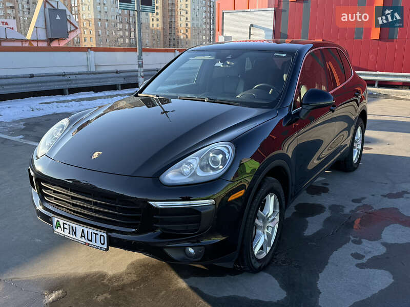 Внедорожник / Кроссовер Porsche Cayenne 2015 в Киеве