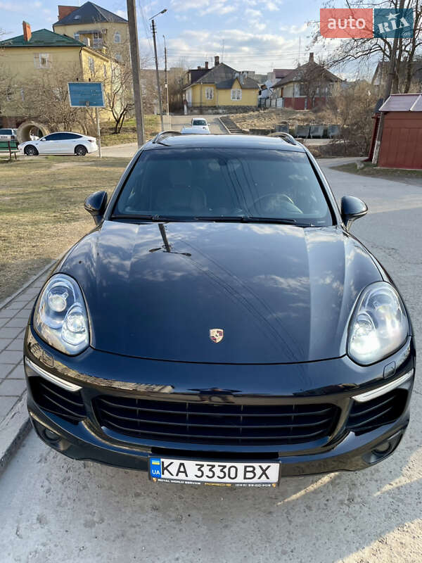 Внедорожник / Кроссовер Porsche Cayenne 2016 в Самборе