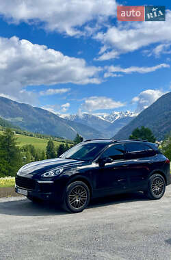 Позашляховик / Кросовер Porsche Cayenne 2016 в 