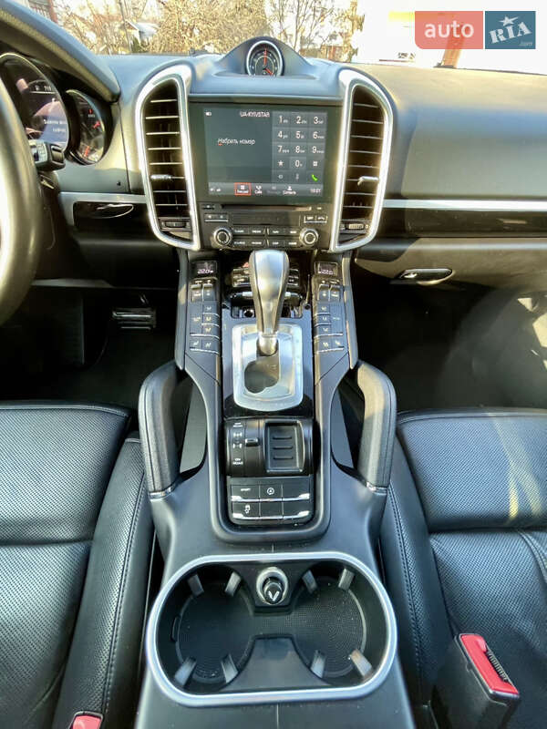 Внедорожник / Кроссовер Porsche Cayenne 2016 в Самборе