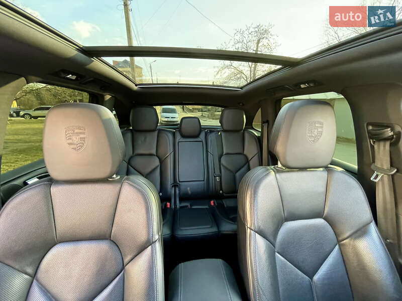 Внедорожник / Кроссовер Porsche Cayenne 2016 в Самборе фото 41 Внедорожник / Кроссовер Porsche Cayenne 2016 в Самборе