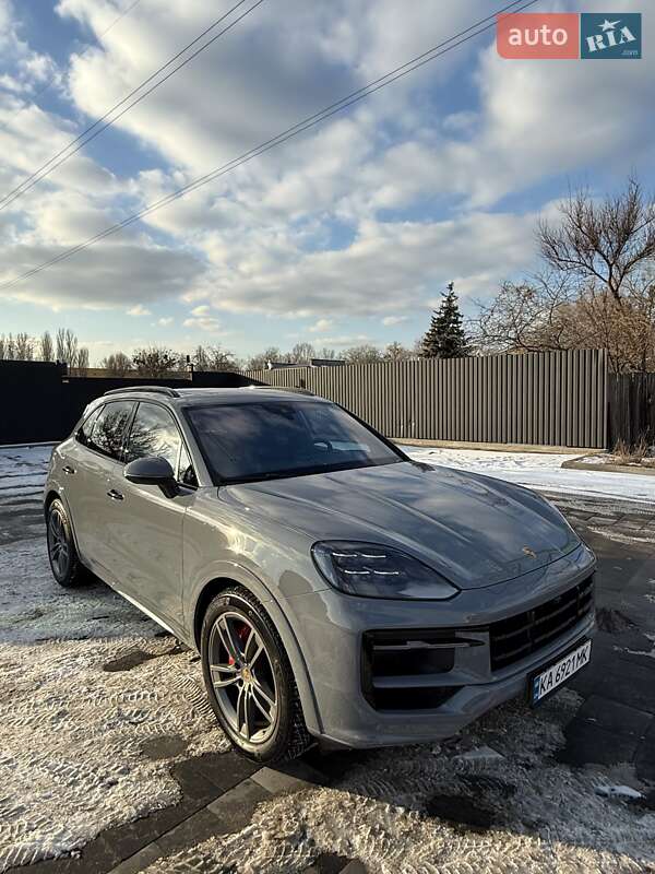 Внедорожник / Кроссовер Porsche Cayenne 2023 в Киеве