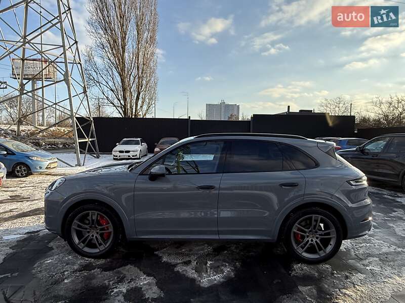 Внедорожник / Кроссовер Porsche Cayenne 2023 в Киеве