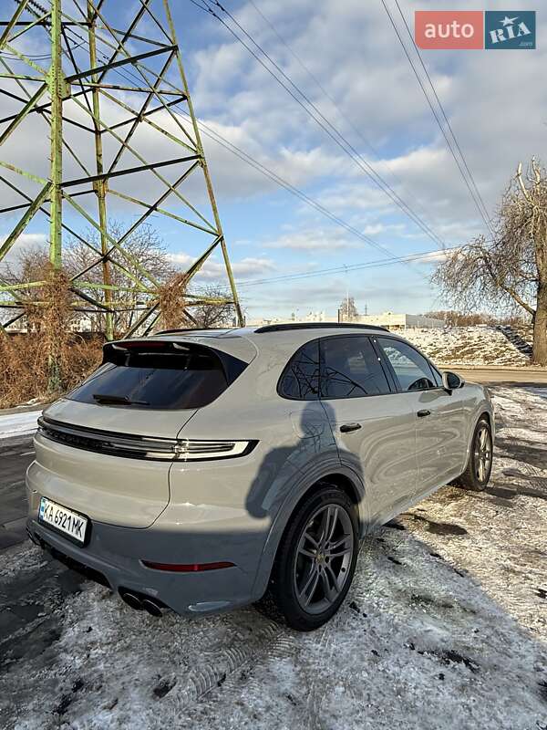 Внедорожник / Кроссовер Porsche Cayenne 2023 в Киеве