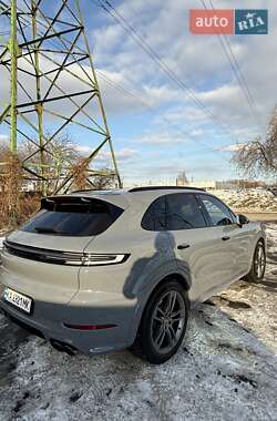 Внедорожник / Кроссовер Porsche Cayenne 2023 в 