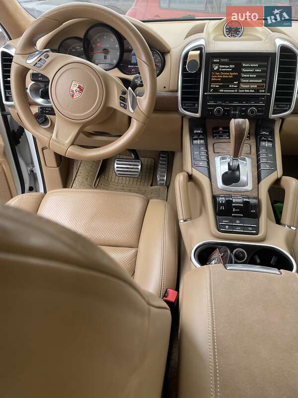 Позашляховик / Кросовер Porsche Cayenne 2012 в Києві