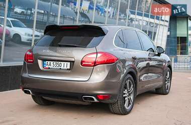 Позашляховик / Кросовер Porsche Cayenne 2013 в Києві