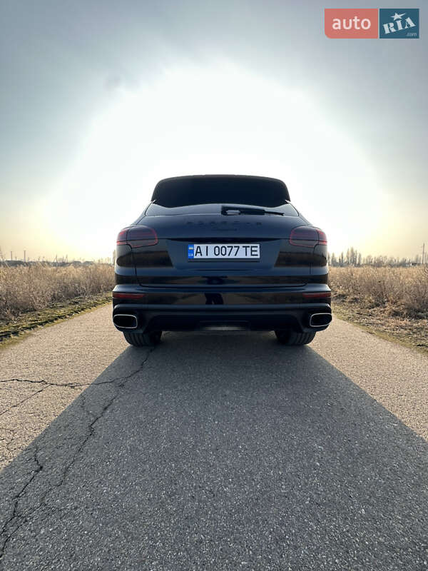Внедорожник / Кроссовер Porsche Cayenne 2015 в Мироновке