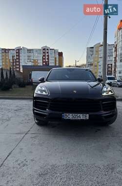 Внедорожник / Кроссовер Porsche Cayenne 2022 в 