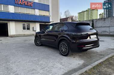 Внедорожник / Кроссовер Porsche Cayenne 2022 в 
