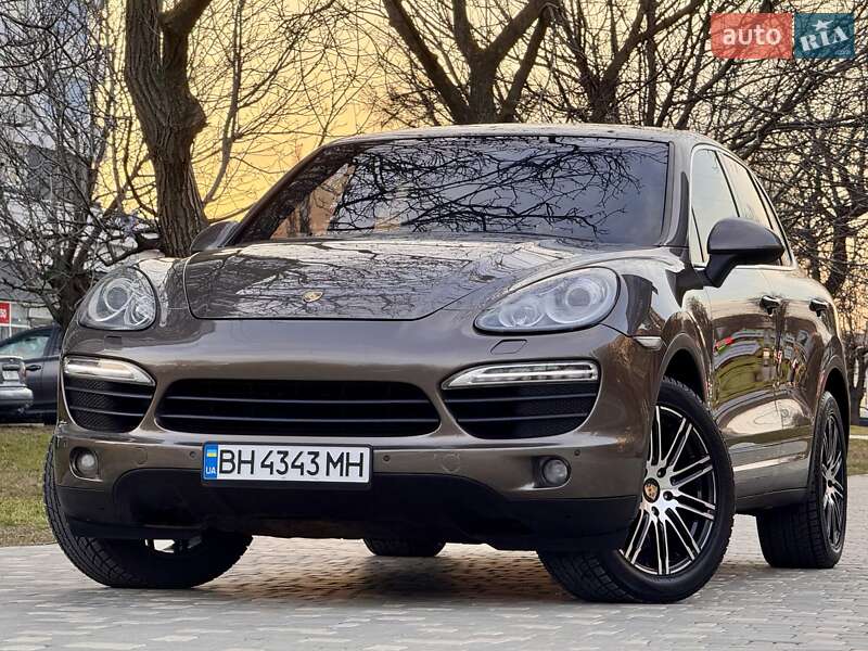 Позашляховик / Кросовер Porsche Cayenne 2011 в 