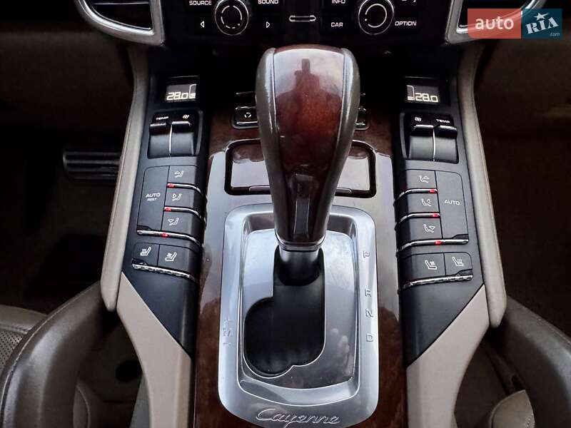 Позашляховик / Кросовер Porsche Cayenne 2011 в Одесі