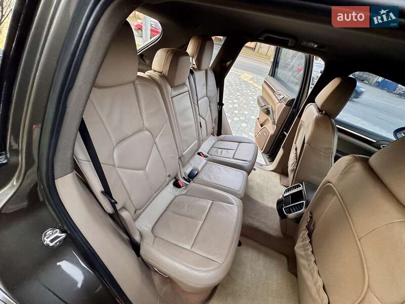 Позашляховик / Кросовер Porsche Cayenne 2011 в Одесі
