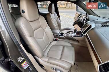Позашляховик / Кросовер Porsche Cayenne 2011 в 