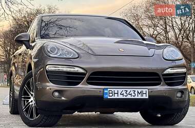 Позашляховик / Кросовер Porsche Cayenne 2011 в 