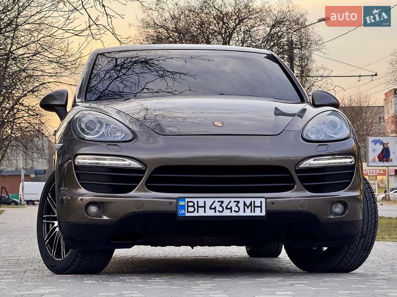 Позашляховик / Кросовер Porsche Cayenne 2011 в Одесі