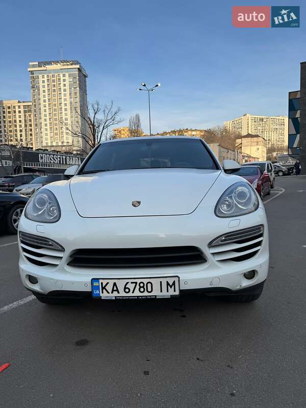 Внедорожник / Кроссовер Porsche Cayenne 2013 в 