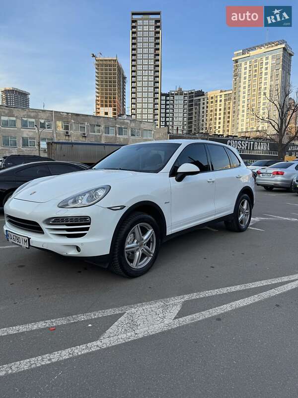 Внедорожник / Кроссовер Porsche Cayenne 2013 в Киеве