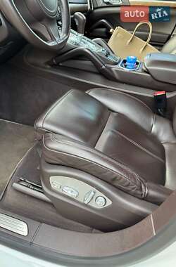 Внедорожник / Кроссовер Porsche Cayenne 2013 в 