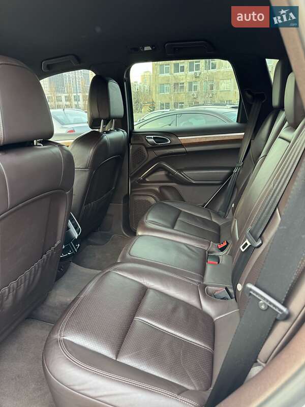 Внедорожник / Кроссовер Porsche Cayenne 2013 в Киеве