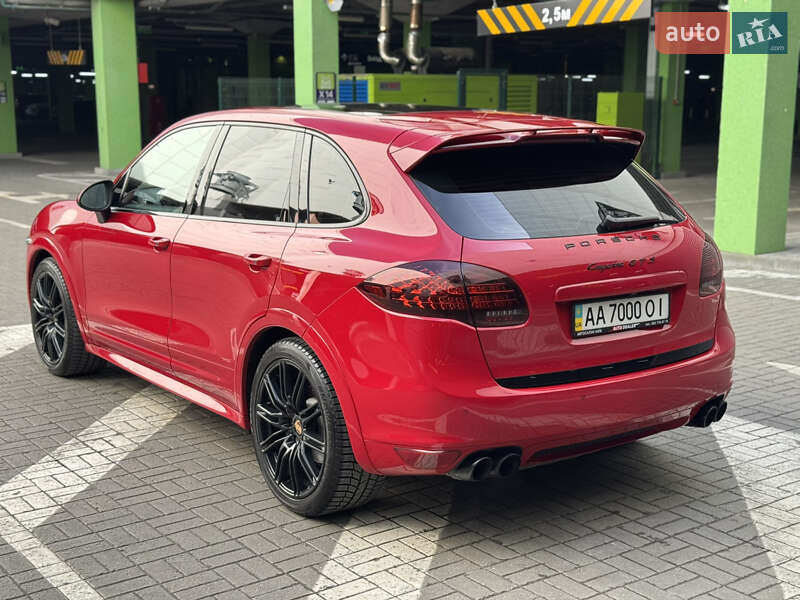 Позашляховик / Кросовер Porsche Cayenne 2013 в Києві