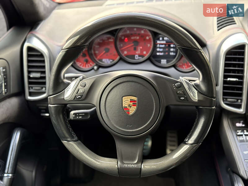 Позашляховик / Кросовер Porsche Cayenne 2013 в Києві