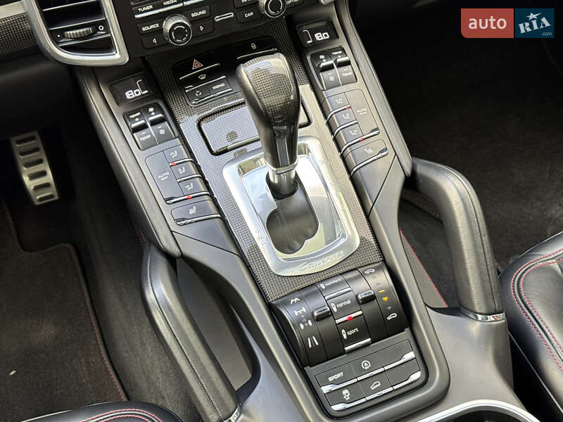 Позашляховик / Кросовер Porsche Cayenne 2013 в Києві